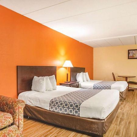 Econo Lodge Inn & Suites Airport Windsor Locks Zewnętrze zdjęcie