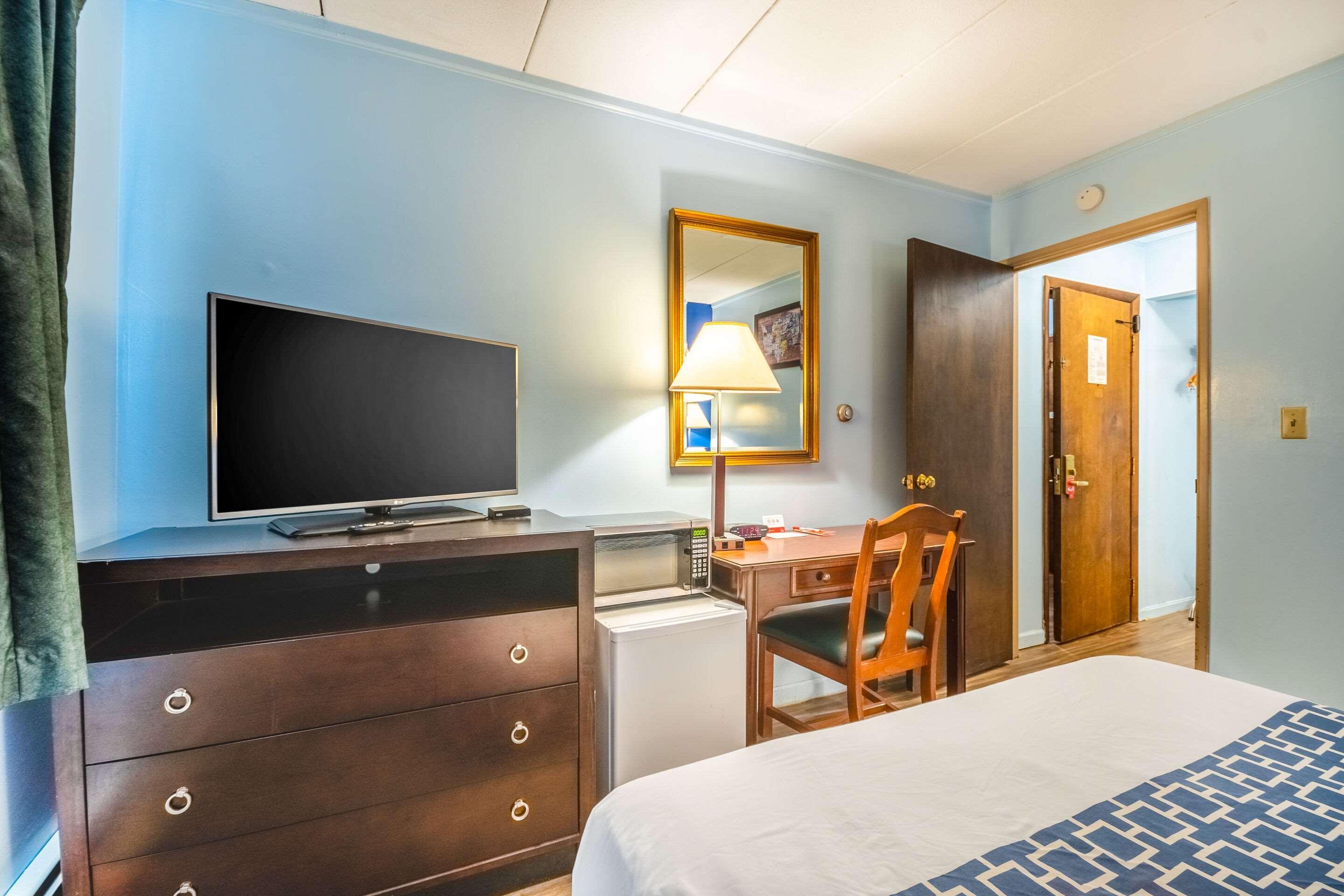 Econo Lodge Inn & Suites Airport Windsor Locks Zewnętrze zdjęcie