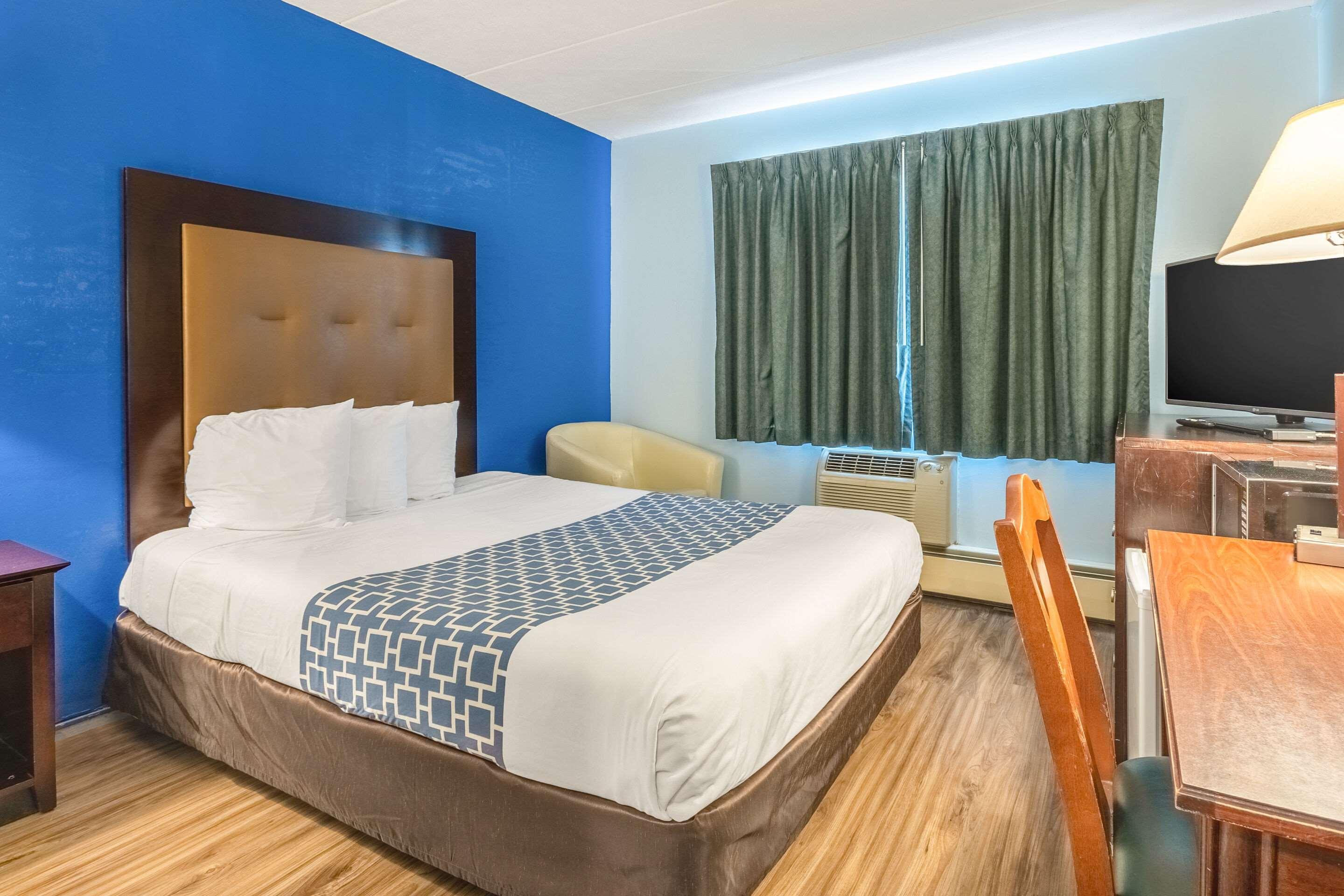 Econo Lodge Inn & Suites Airport Windsor Locks Zewnętrze zdjęcie